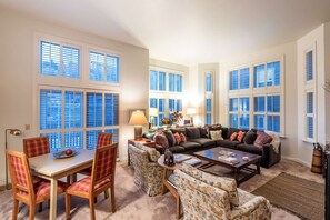 TV, fireplace, DVD player, offices