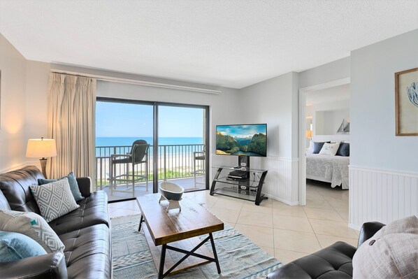 テレビ、DVD プレーヤー