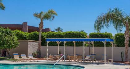 Downtown Winner – Heart of Palm Springs Condo