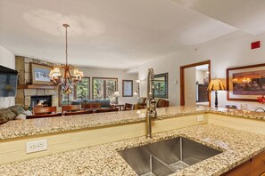 Interior - Ski-in/ski-out, Hot tubs and sauna, Fireplace, Sleeps 8! (Breckenridge)