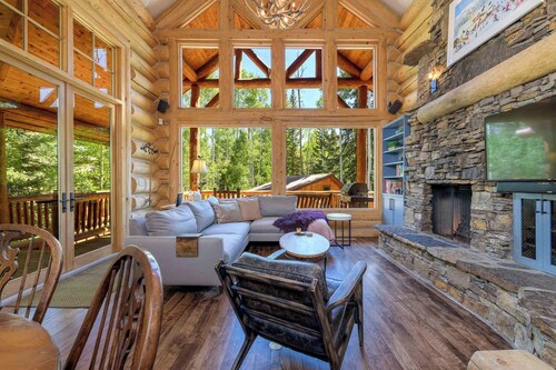 Lodge-Style Home by InvitedHome | Vast Patio, Hot Tub, Hiking, Fireplace