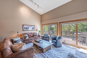 Televisio, takka, DVD-soitin