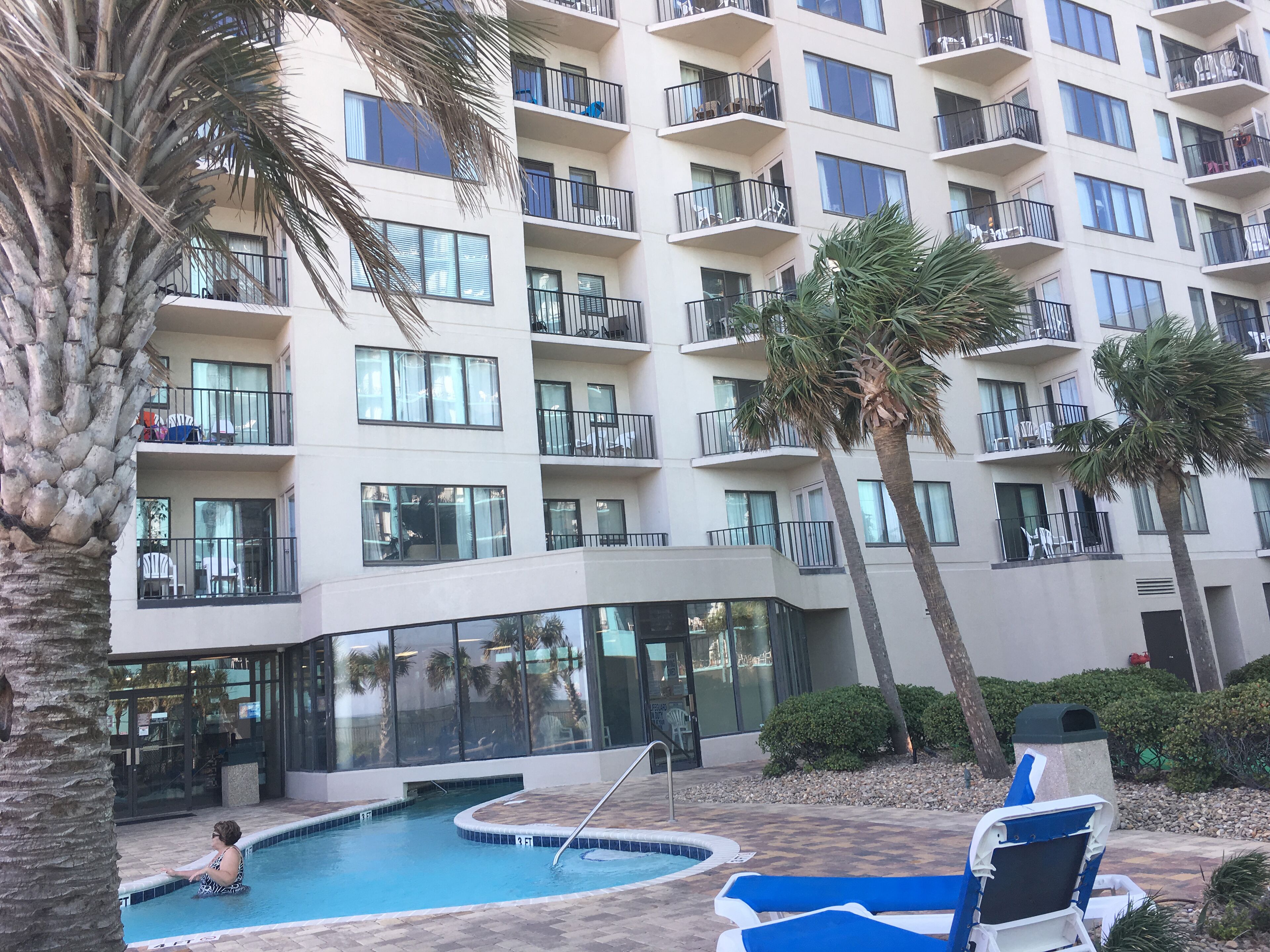 室内游泳池，室外游泳池