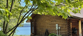 Lake Superior Beachfront Cabin Private Sandy Beach & Grand Island Views