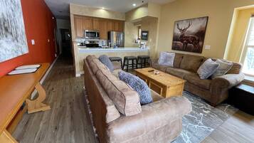 Smart TV, fireplace, DVD player, table football