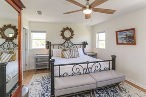 3 slaapkamers, een strijkplank/strijkijzer, gratis wifi, beddengoed