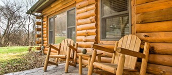Mysig Ferryville stuga m / veranda nära fiske!