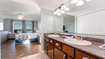 2 chambres, fer et planche Ă repasser, accĂšs Internet, draps fournis