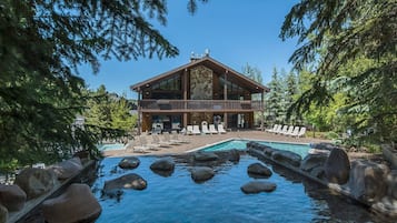 Piscine extérieure, piscine chauffée