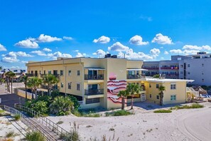 Exterior - Just Renovated, New Kitchen & Upgraded Bath - Free WiFi - Surf Song (Madeira Beach)