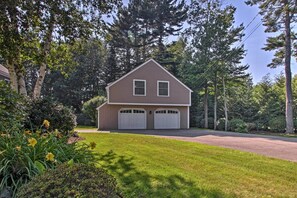 Exterior - 1/2 Mi to Beach: Lovely Guesthouse in Kennebunk! (Kennebunk)