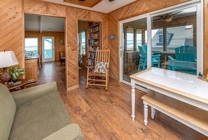 TV, stereo - Breakaway - Duck, Sanderling, Oceanfront, Ocean View, Pets OK, Community Pool (Duck)