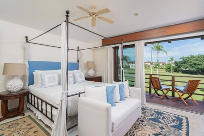 On 7th Hole Fairway with Access to Beach Clubs!