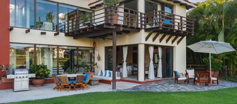 On 7th Hole Fairway with Access to Beach Clubs!