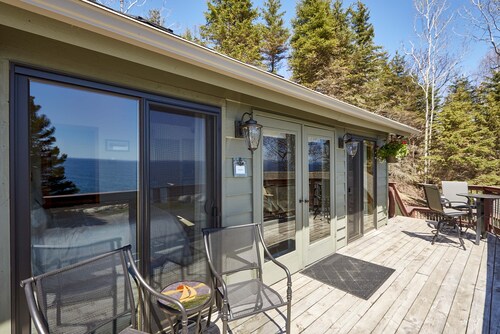 Cozy Schroeder Studio w/ Deck on Lake Superior