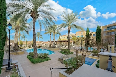 Freshly Renovated 2BR/2BA Retreat in Lake Las Vegas – Comfortable & Peaceful Stay