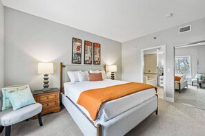 2 bedrooms, desk, iron/ironing board, WiFi