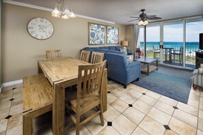 Interior - IP 309: Splash of Paradise - Dreaming of the Gulf? It’s Time to Unwind! (Fort Walton Beach)