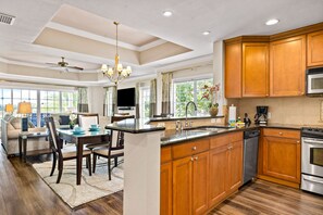 Fridge, microwave, oven, stovetop - 3 Bedroom Condo in Reunion Resort with Great Views and modern interior (Kissimmee)