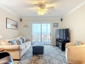 TV, DVD-spiller og bøker