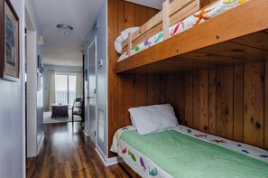 1 多间卧室、熨斗/熨衣板、WiFi、床单