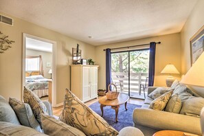 TV, Hulu, DVD player, ping pong - Walk to Folly Field Beach: Hilton Head Condo (Hilton Head Island)