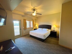 3 bedrooms, iron/ironing board, free WiFi, bed sheets - Three Bedroom Condo @ Spring Brook Resort (Wisconsin Dells)