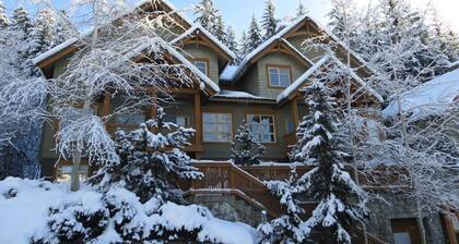 Ski-In/Ski-Out | Mountain Views | Private Hot Tub | Modern 3BR | Managed by Aloha Whistler