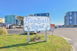 Property grounds - Topsail Reef 202 - Ocean Bliss w/ Beach Access! (North Topsail Beach)