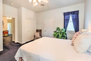 2 slaapkamers, een strijkplank/strijkijzer, internet, beddengoed