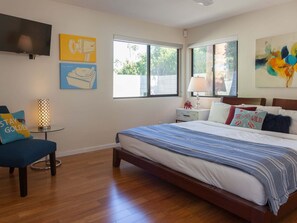 3 bedrooms, premium bedding, desk, iron/ironing board