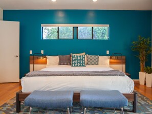 3 bedrooms, premium bedding, iron/ironing board, WiFi - Atomic Ranch Heaven - Midcentury Pool Retreat (Palm Springs)