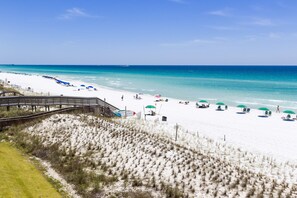 On the beach - ETW 3004: Sandcastle Retreat - Wake Up To Amazing Beach Views! (Fort Walton Beach)