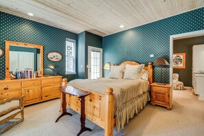 4 slaapkamers, een bureau, een strijkplank/strijkijzer, internet