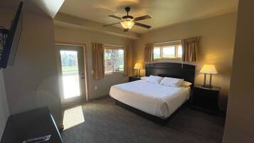 2 bedrooms, iron/ironing board, WiFi (free), bed sheets