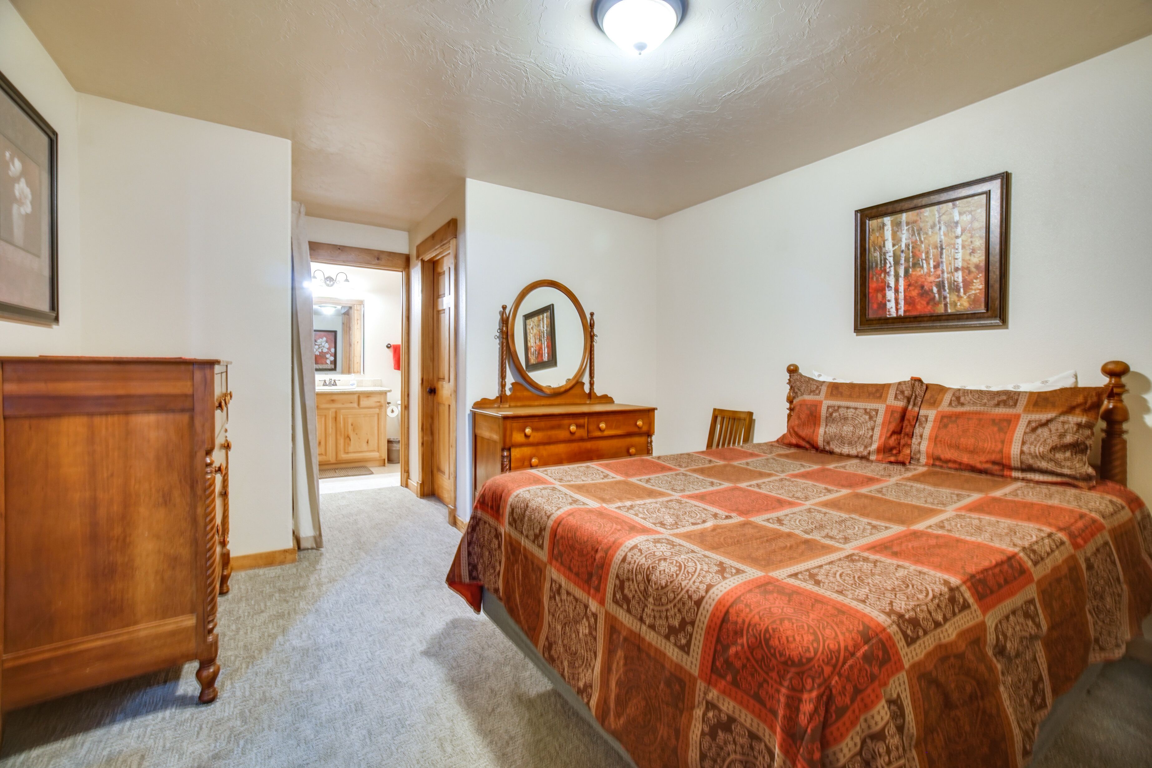 2 bedrooms, iron/ironing board, travel crib, internet