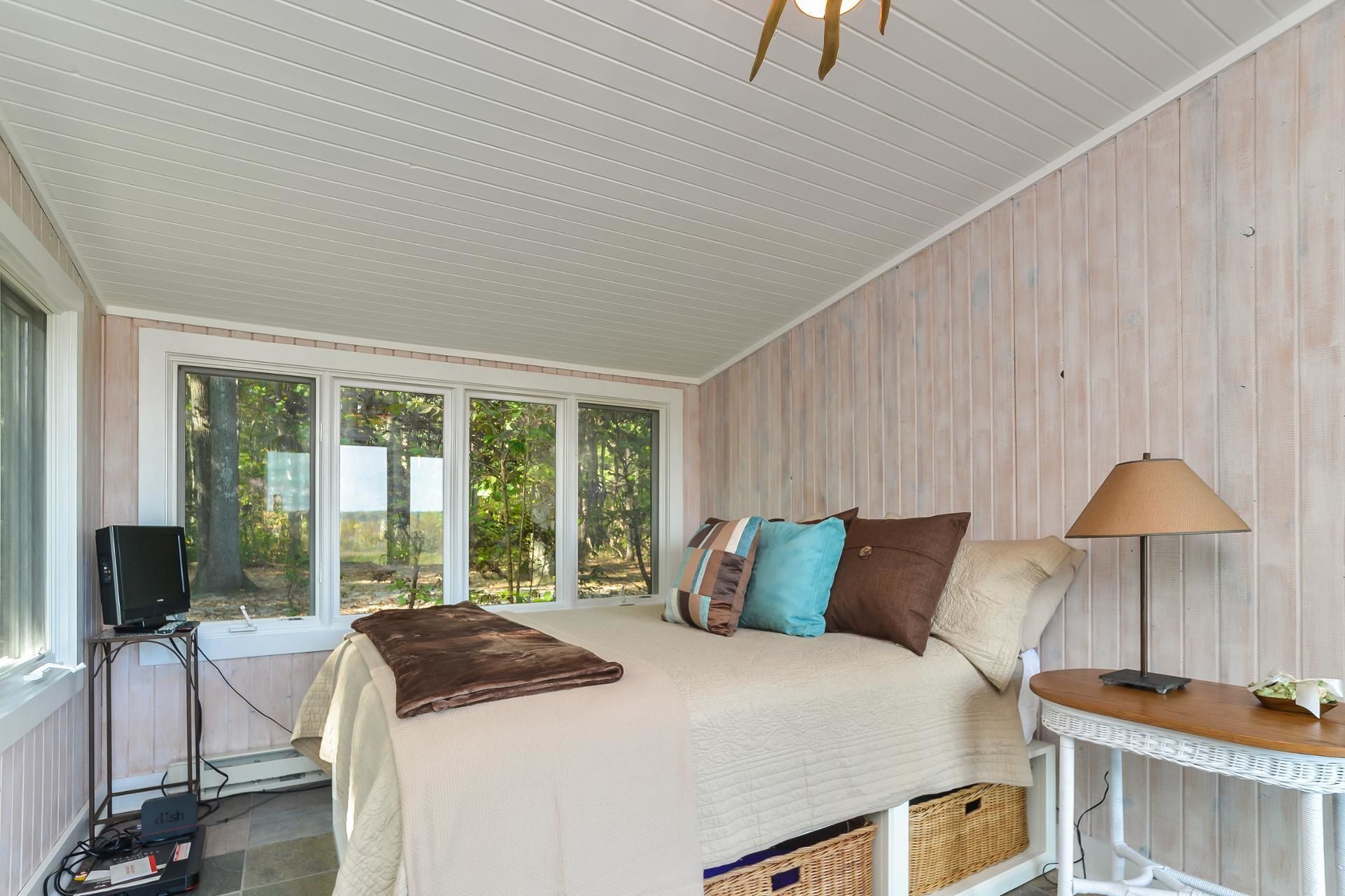 Cottage, 2 Bedrooms, Fireplace, River View | 2 bedrooms, free WiFi, bed sheets