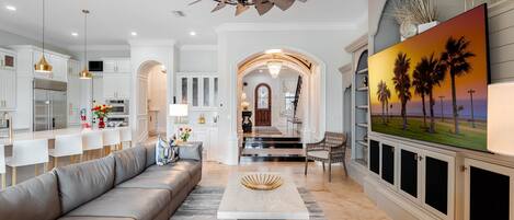 Televisión, consola de videojuegos, futbolito, mesa de ping pong