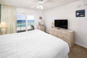 3 makuuhuonetta, silitysrauta/-lauta, ilmainen Wi-Fi, vuodevaatteet