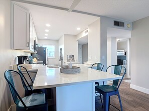 Fridge, microwave, stovetop, dishwasher