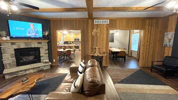 Smart-tv, pejs, bordfodbold