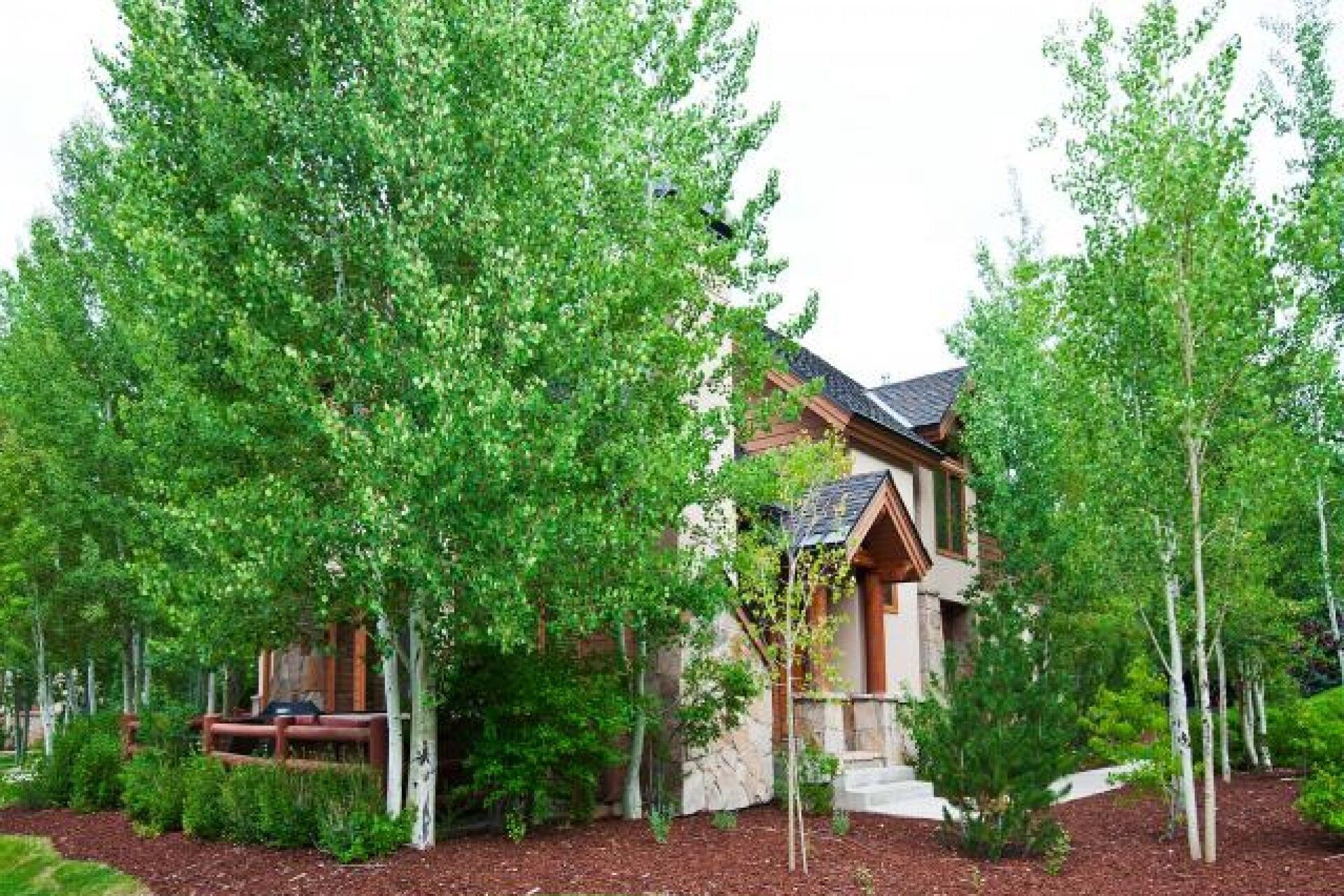 *Free Golf* Perfect For Families! Updated Lower Deer Valley—2 King Suites, Private Hot Tub, Free Bus