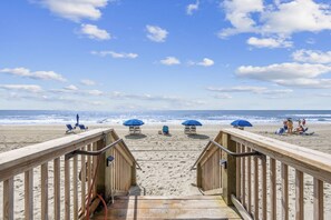 On the beach - *20% Off New Stays Through May* (Murrells Inlet)