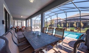 Outdoor dining - Traditional Home with Spa in Champions Gate (Davenport)