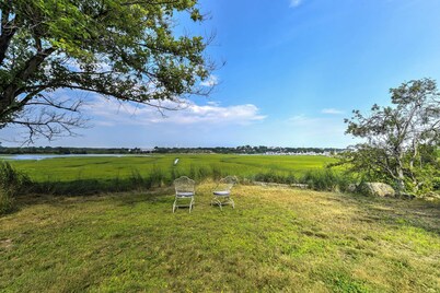 Lovely 'The Buoys Cottage' on Annisquam River!