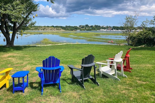 Lovely 'The Buoys Cottage' on Annisquam River!