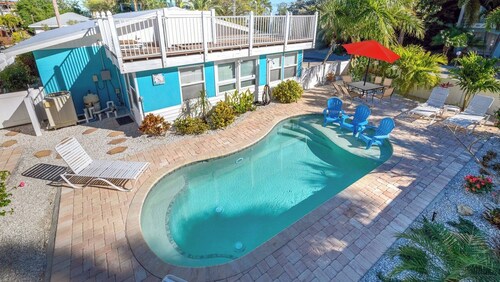 Heated Pool Ranch Home, Steps to Beach, FREE WiFi and Trolley, Dog*(See Note) Friendly!