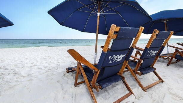 On the beach - PI 412: Island Oasis - Enjoy a splashing good time at this beachfront condo! (Fort Walton Beach)