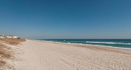 TrÚs belle vue directement sur la plage de cette 2Úme étage en bord de mer condo