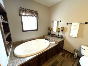 Ensemble baignoire-douche, baignoire à remous, séchoir à cheveux